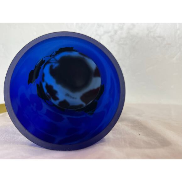 Vintage Cobalt Blue Glass Vase with Black Floral Overlay Signed Art Glass 10” - Picture 12 of 12